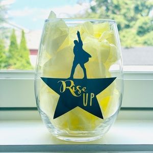 Rise up Hamilton wine glass